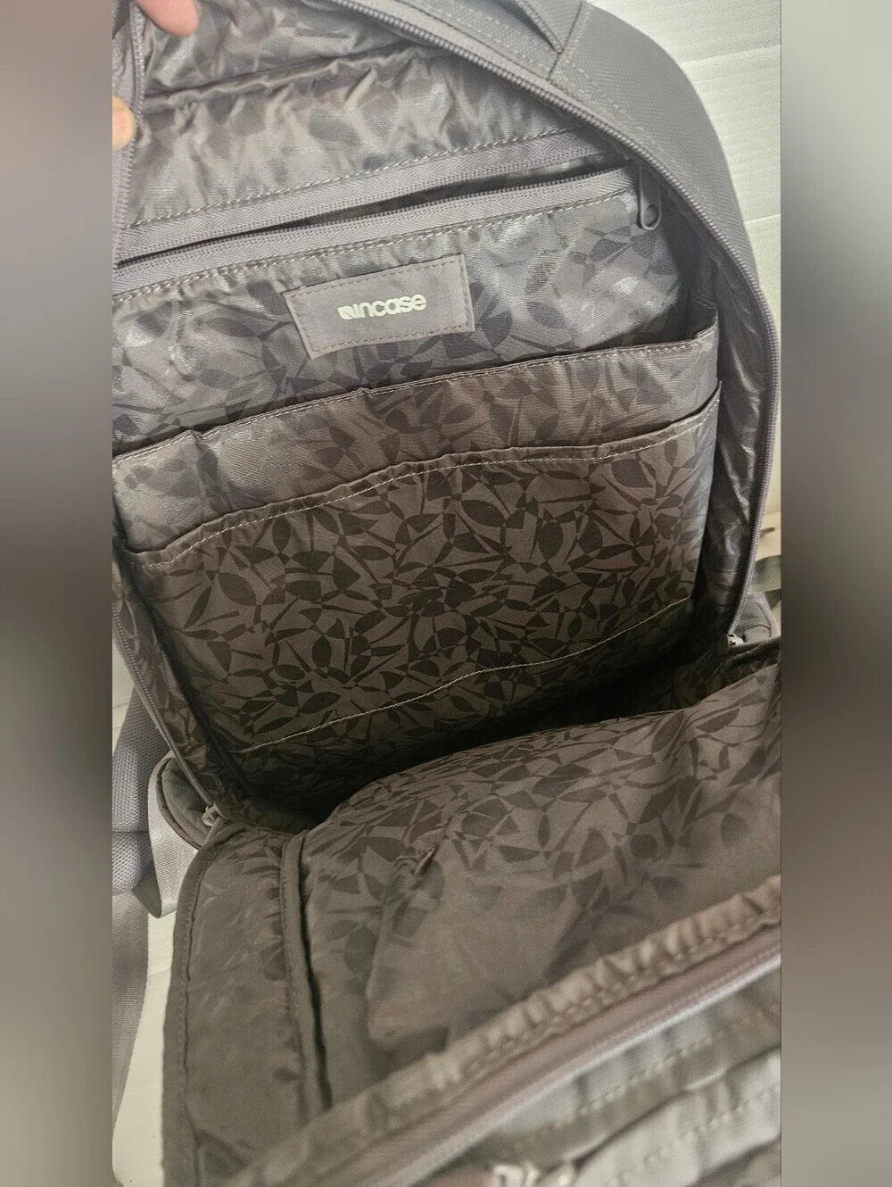 Incase ICON Backpack – Large Tech Backpack Laptop Tablet Phone pockets Gray